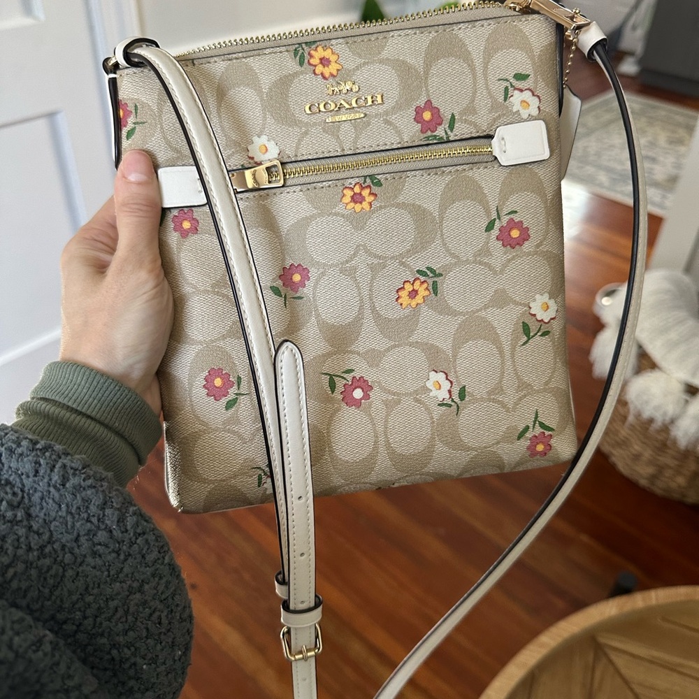 NWOT floral Coach Crossbody 🌸